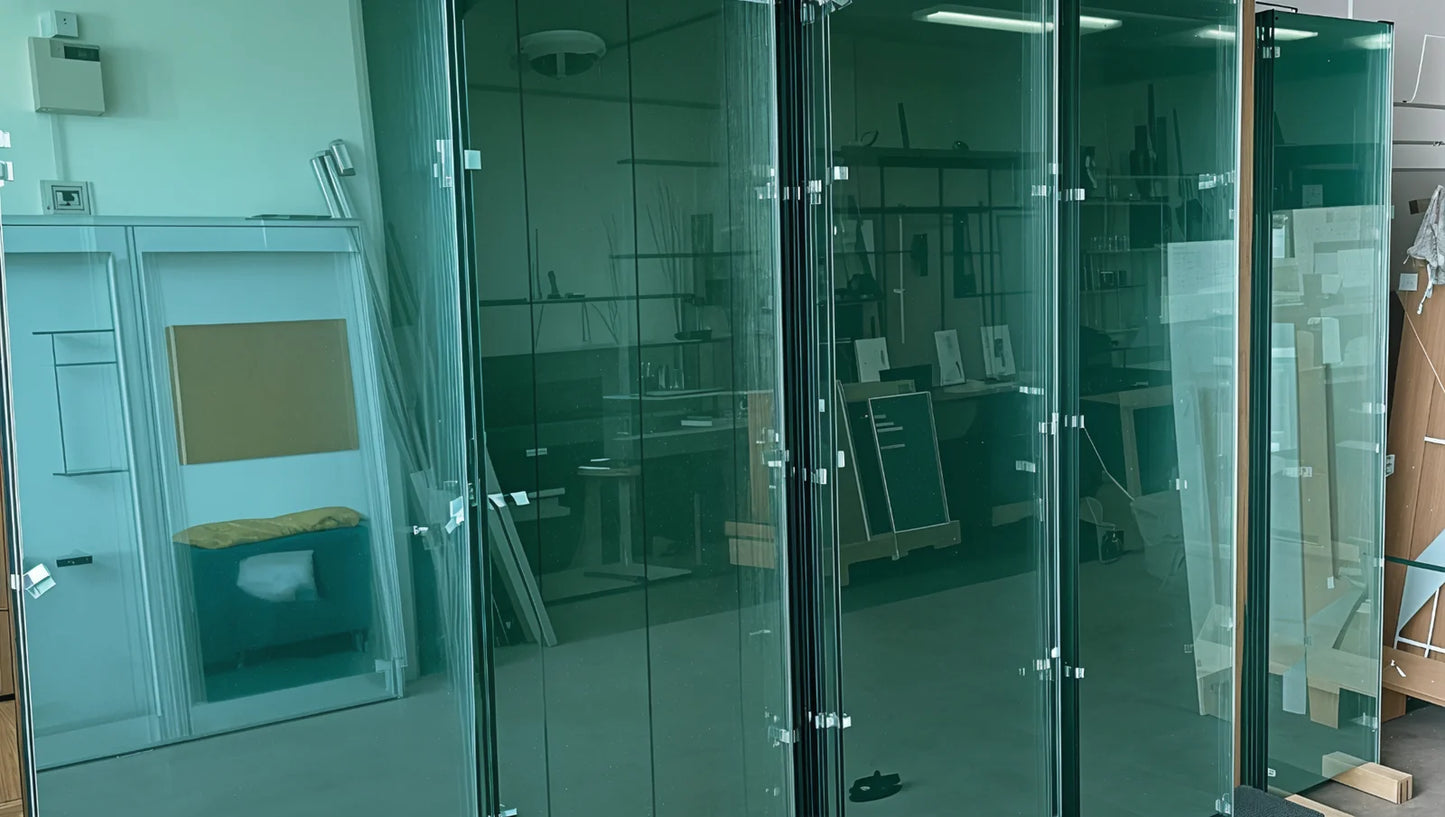 10mm claire trempé poli contour (690mm x 1980mm) (NG)